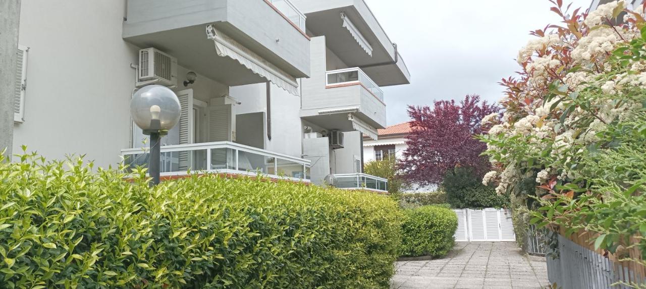 La Casina Di Ale Marina Di Carrara Exterior foto